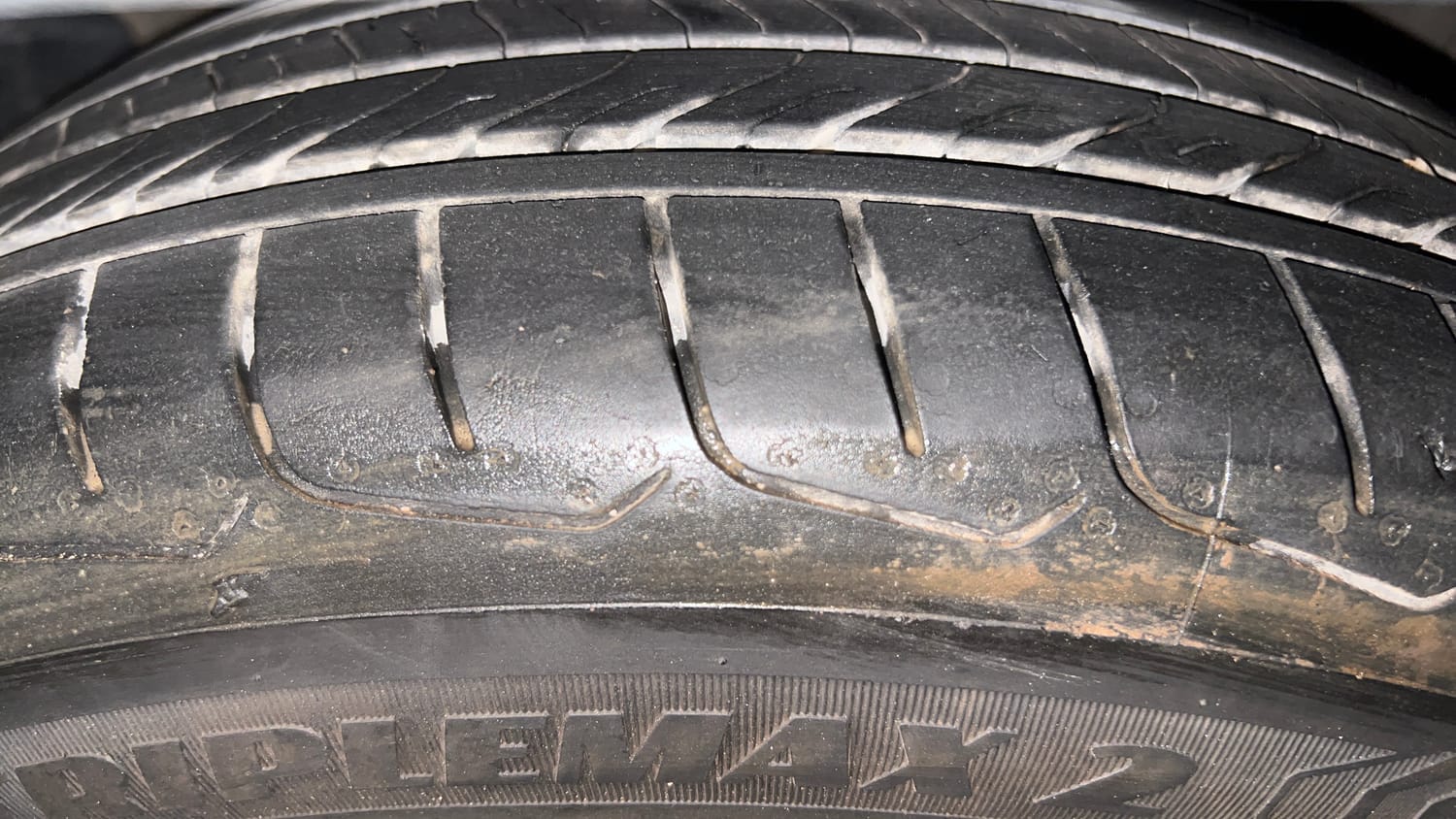 Used 2020 Kia Seltos HTX IVT 1.5 Dual Tone Petrol Automatic tyres LEFT FRONT TYRE TREAD VIEW