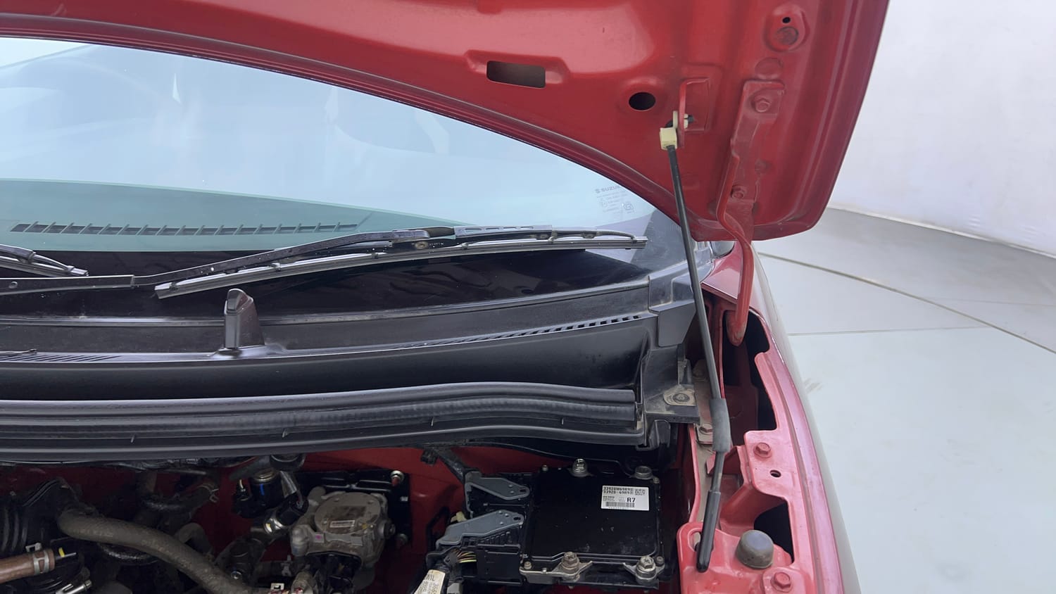 Used 2022 Maruti Suzuki Wagon R LXI 1.0 CNG Cng Manual engine ENGINE LEFT SIDE HINGE & APRON VIEW