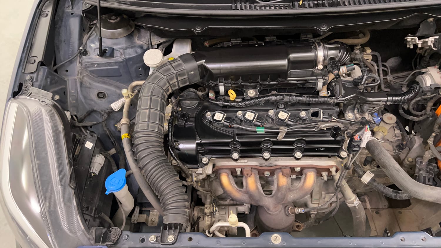 Used 2020 Maruti Suzuki Baleno Zeta Petrol Manual engine ENGINE RIGHT SIDE VIEW