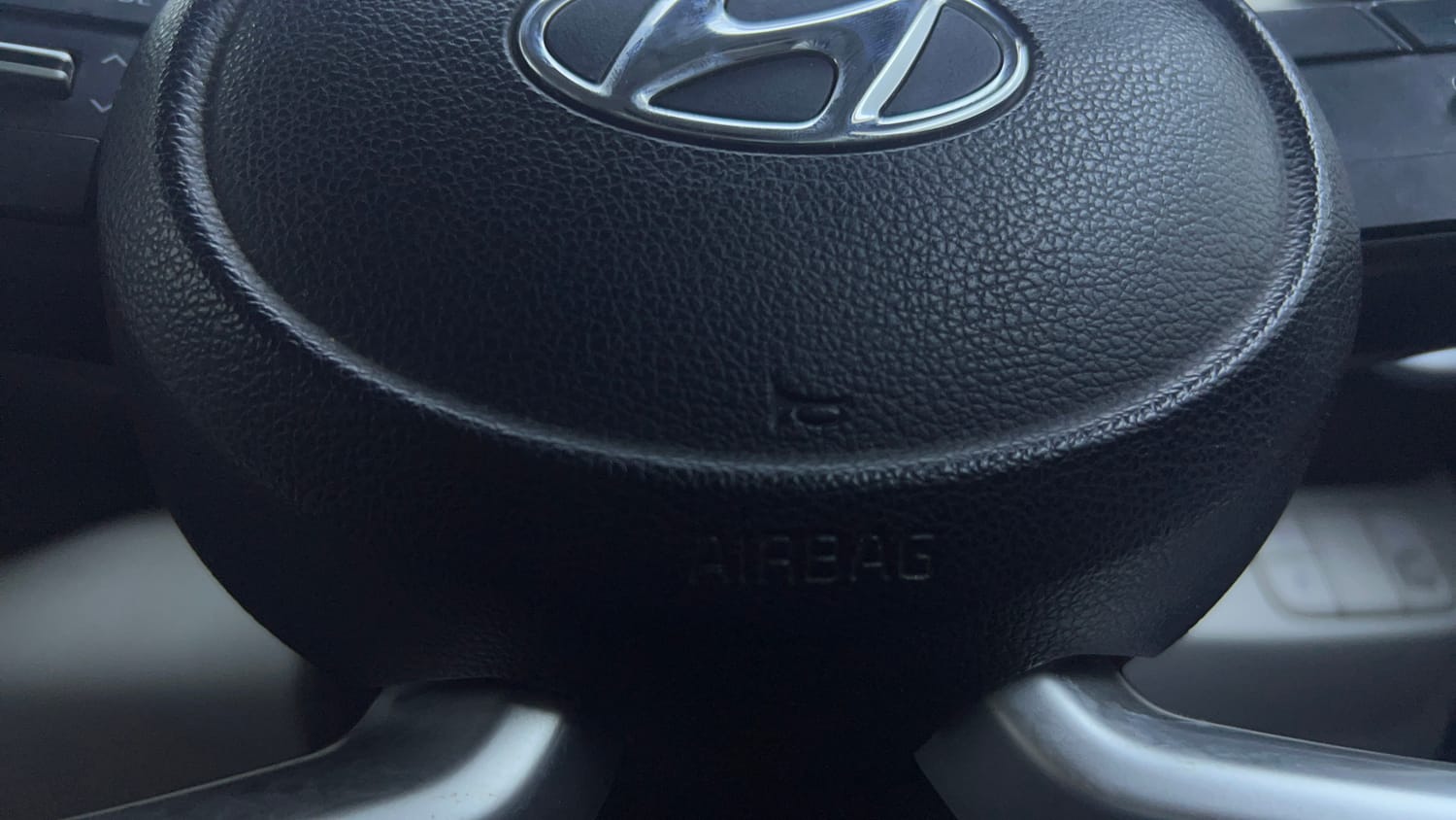 Used 2023 Hyundai Venue SX 1.2 Petrol Petrol Manual top_features Airbags