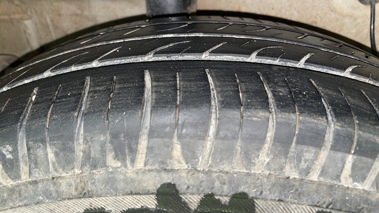 Used 2018 Maruti Suzuki Celerio ZXi (O) AMT Petrol Automatic tyres RIGHT REAR TYRE TREAD VIEW