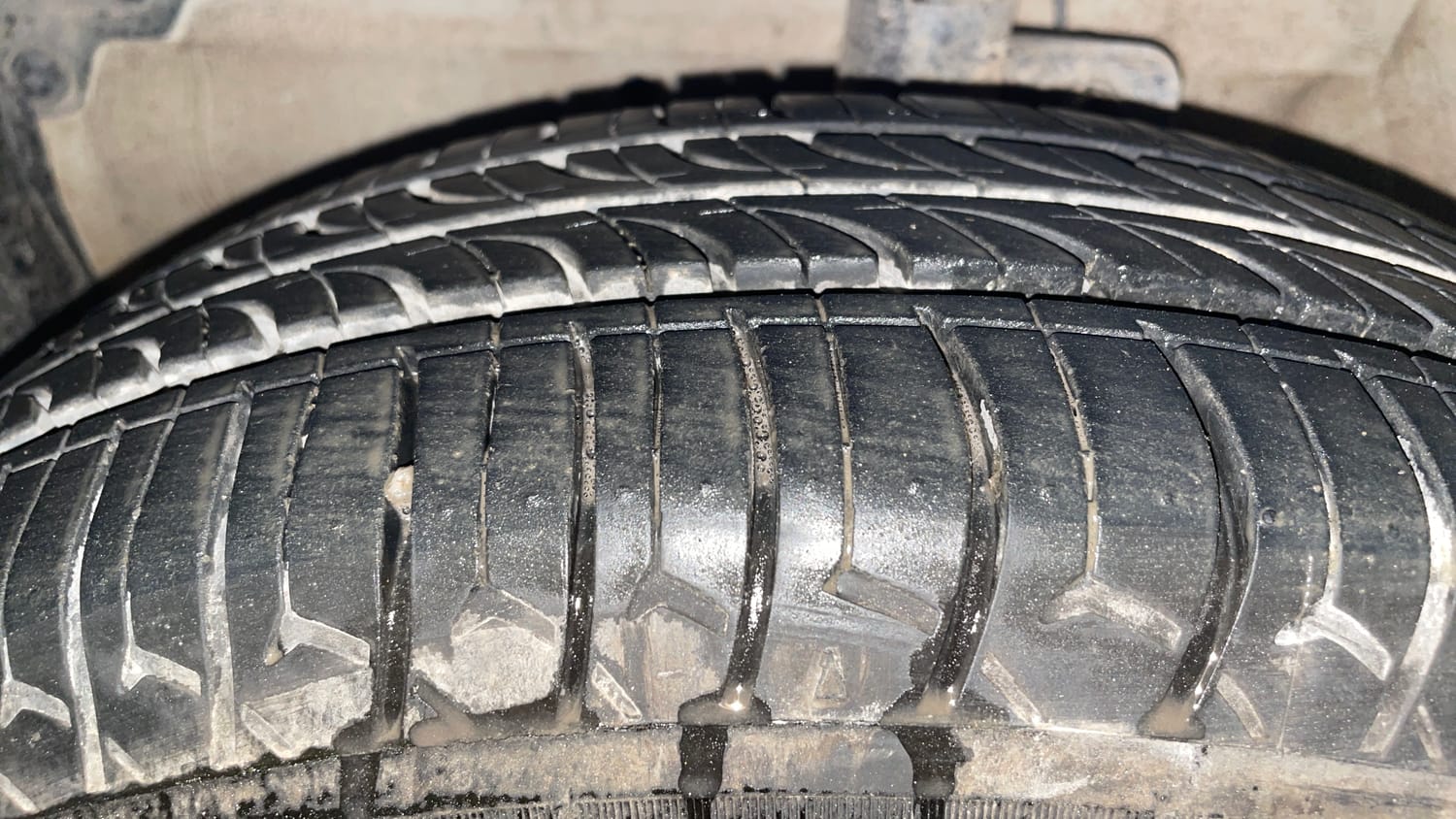 Used 2018 Maruti Suzuki Celerio ZXi (O) AMT Petrol Automatic tyres LEFT FRONT TYRE TREAD VIEW