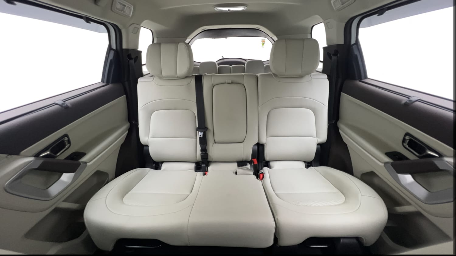 Used 2026 Tata Safari Accomplished X Automatic Petrol Automatic interior REAR SEAT CONDITION VIEW