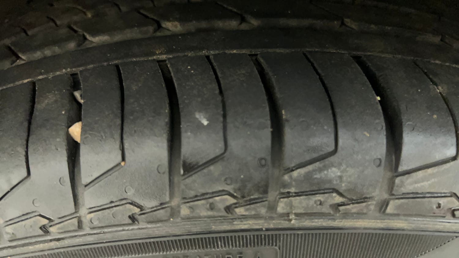 Used 2018 Hyundai Creta SX 1.6 AT Petrol Petrol Automatic tyres LEFT FRONT TYRE TREAD VIEW