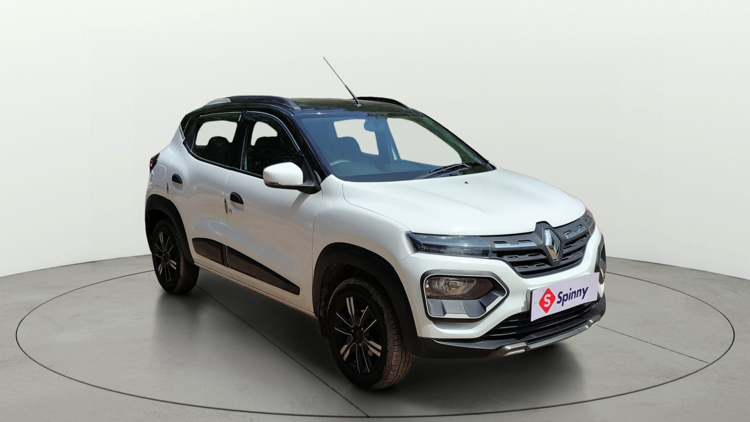 Used 2024 Renault Kwid CLIMBER 1.0 AMT Dual Tone Petrol Automatic exterior RIGHT FRONT CORNER VIEW