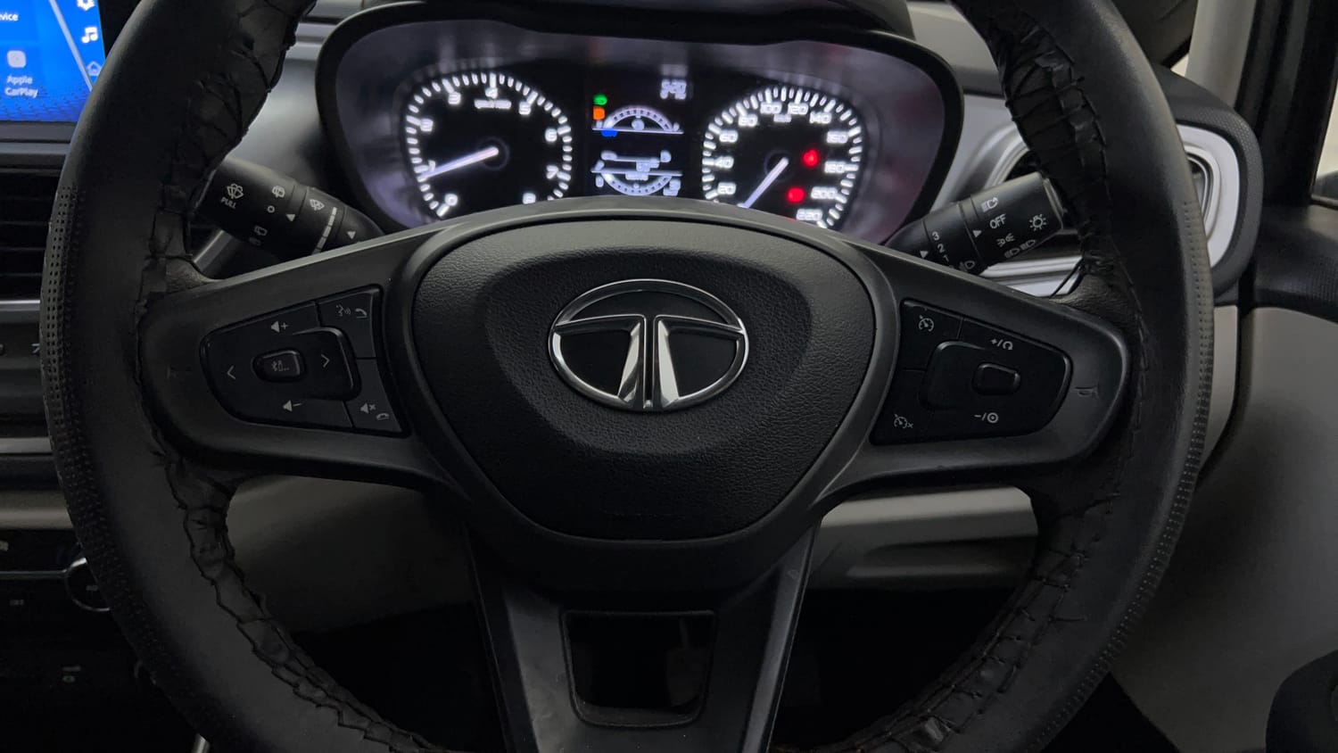 Used 2023 Tata Altroz XZ Diesel Diesel Manual top_features Airbags