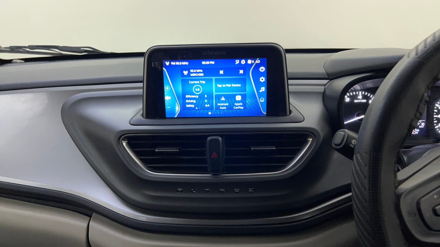 Used 2023 Tata Altroz XZ Diesel Diesel Manual top_features Integrated (in-dash) music system