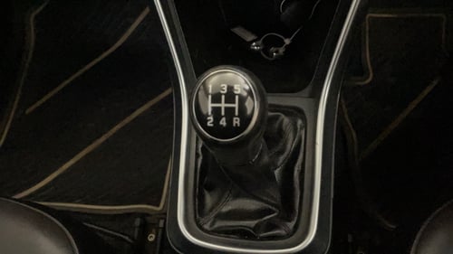 Used 2017 Maruti Suzuki S-Cross Alpha 1.3 Diesel Manual interior GEAR  KNOB VIEW
