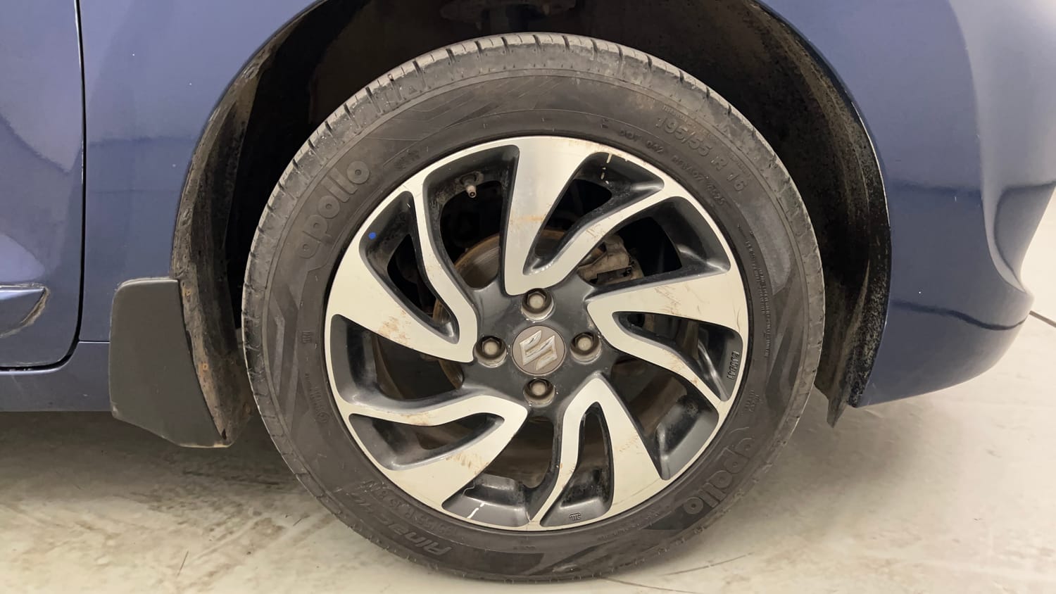 Used 2020 Maruti Suzuki Baleno Zeta Petrol Manual tyres RIGHT FRONT TYRE RIM VIEW