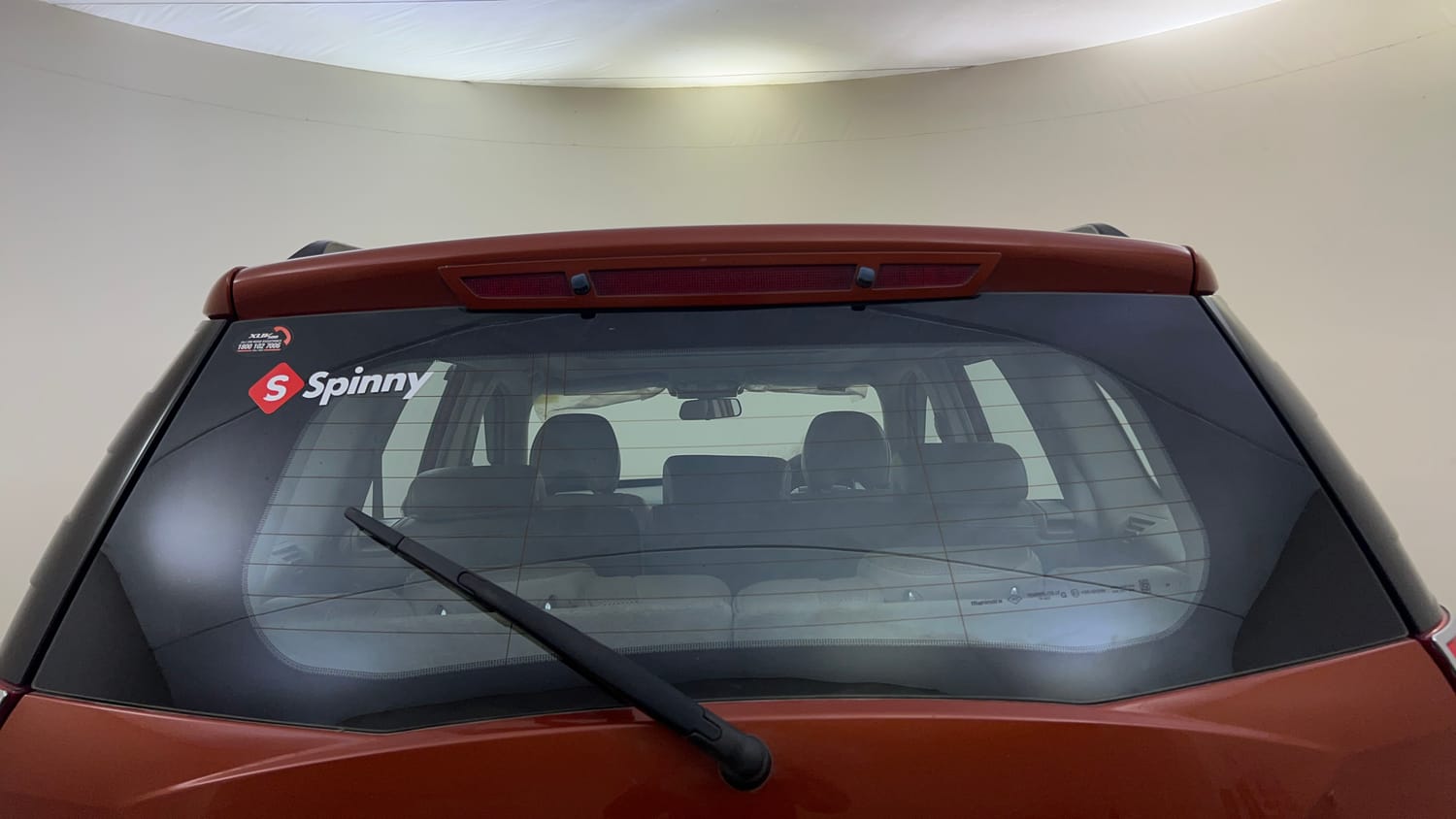 Used 2015 Mahindra XUV500 W10 Diesel Manual exterior BACK WINDSHIELD VIEW
