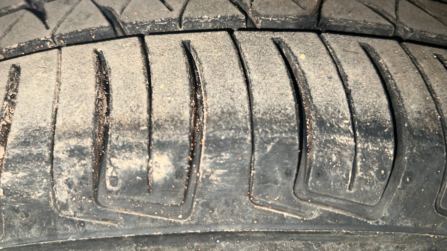 Used 2021 Maruti Suzuki Baleno Alpha Automatic Petrol Automatic tyres RIGHT FRONT TYRE TREAD VIEW