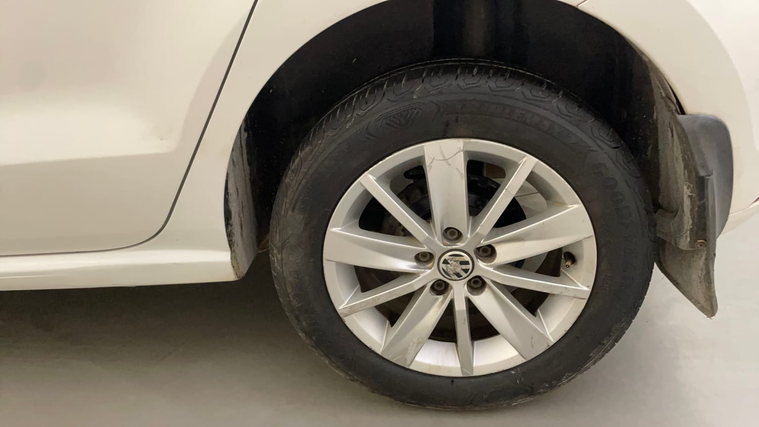 Used 2015 Volkswagen Polo Highline1.2L (P) Petrol Manual tyres LEFT REAR TYRE RIM VIEW