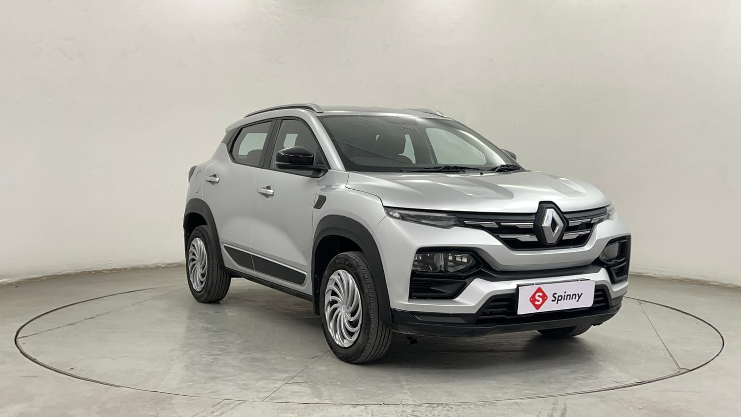Used 2023 Renault Kiger RXE MT Petrol Manual exterior RIGHT FRONT CORNER VIEW