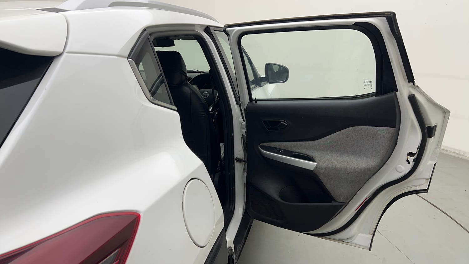 Used 2021 Nissan Magnite XE Petrol Manual interior RIGHT REAR DOOR OPEN VIEW