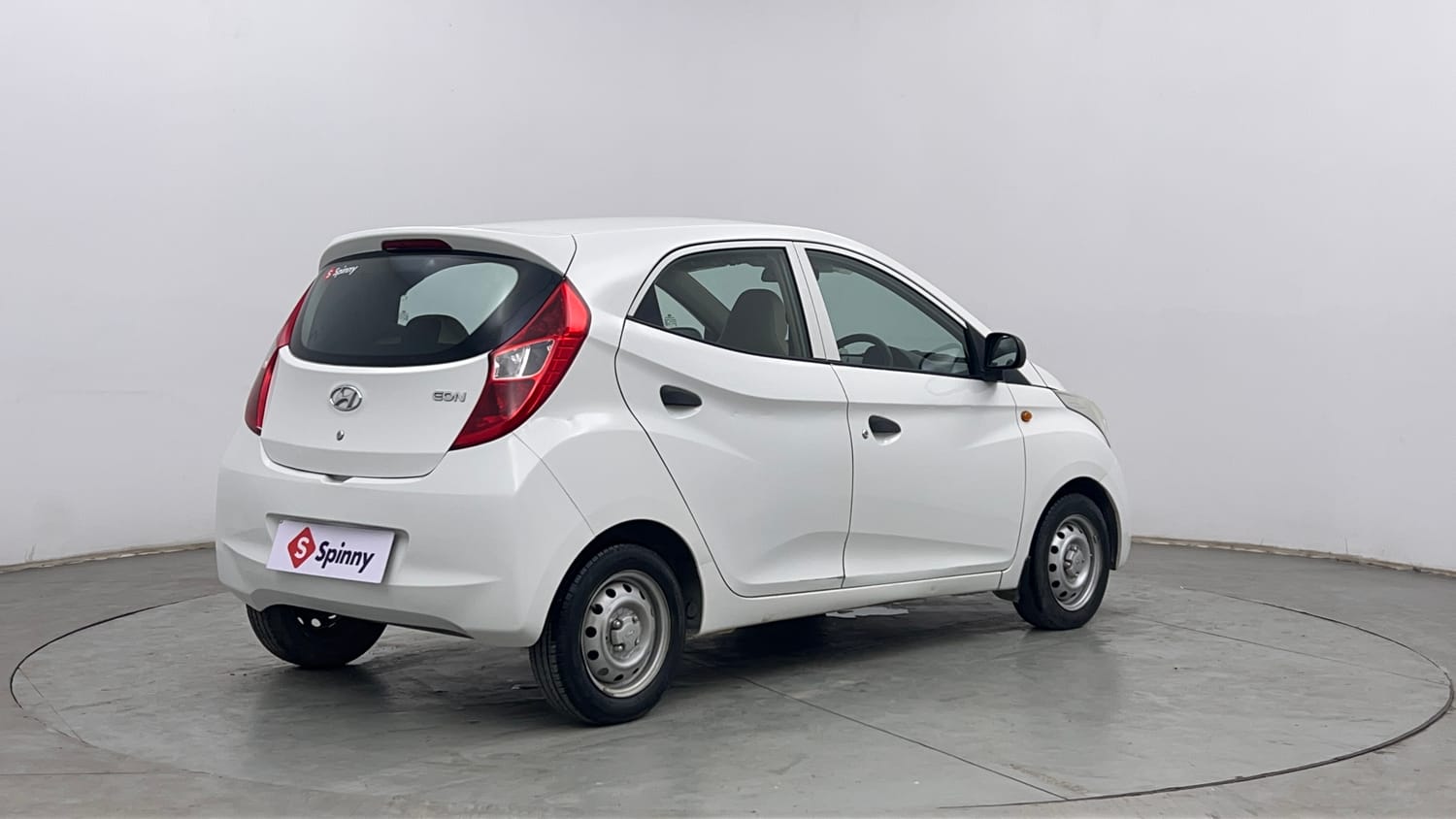 Used 2018 Hyundai Eon Era + AirBag Petrol Manual exterior RIGHT REAR CORNER VIEW
