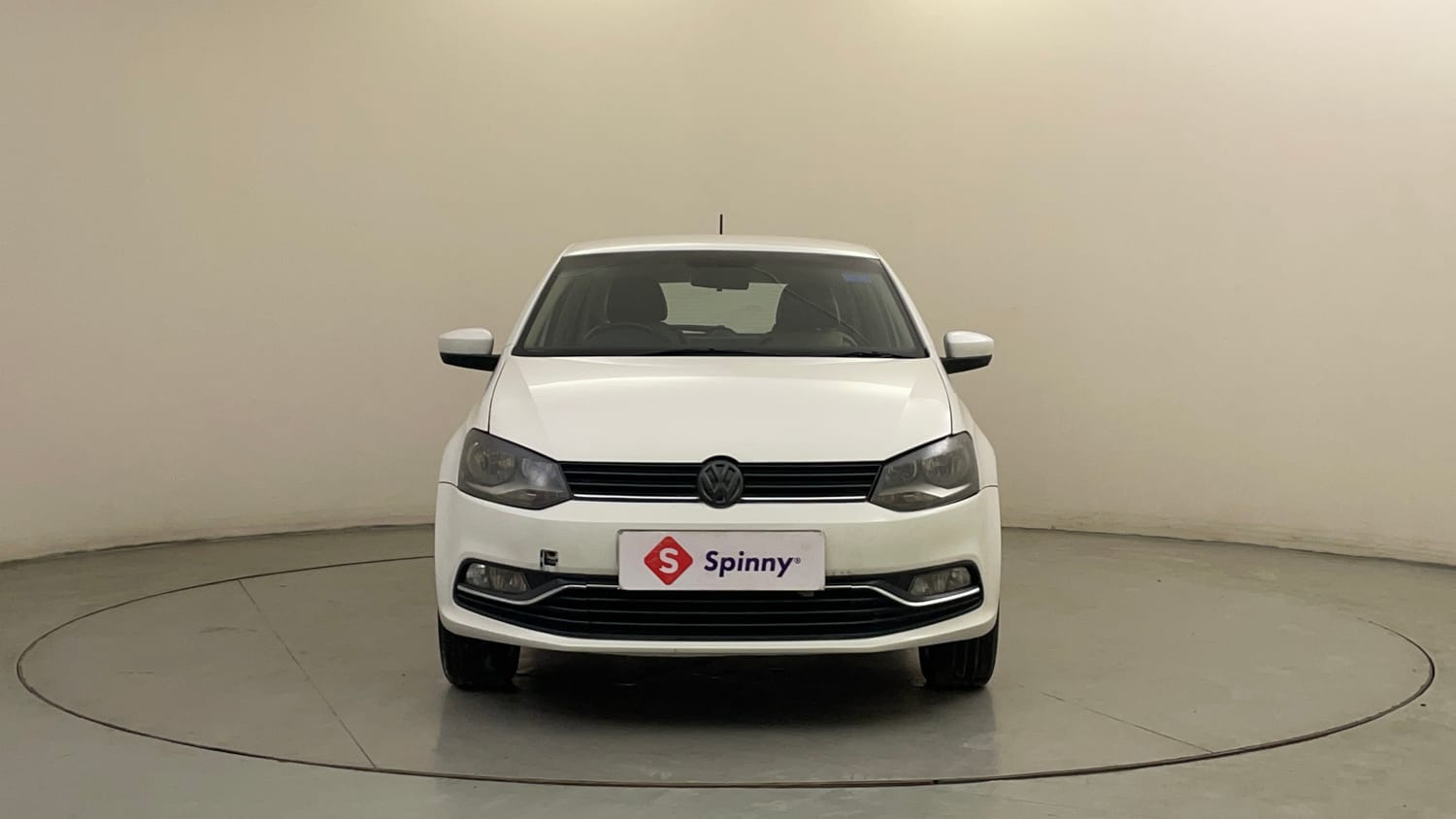 Used 2015 Volkswagen Polo Highline1.2L (P) Petrol Manual exterior FRONT VIEW