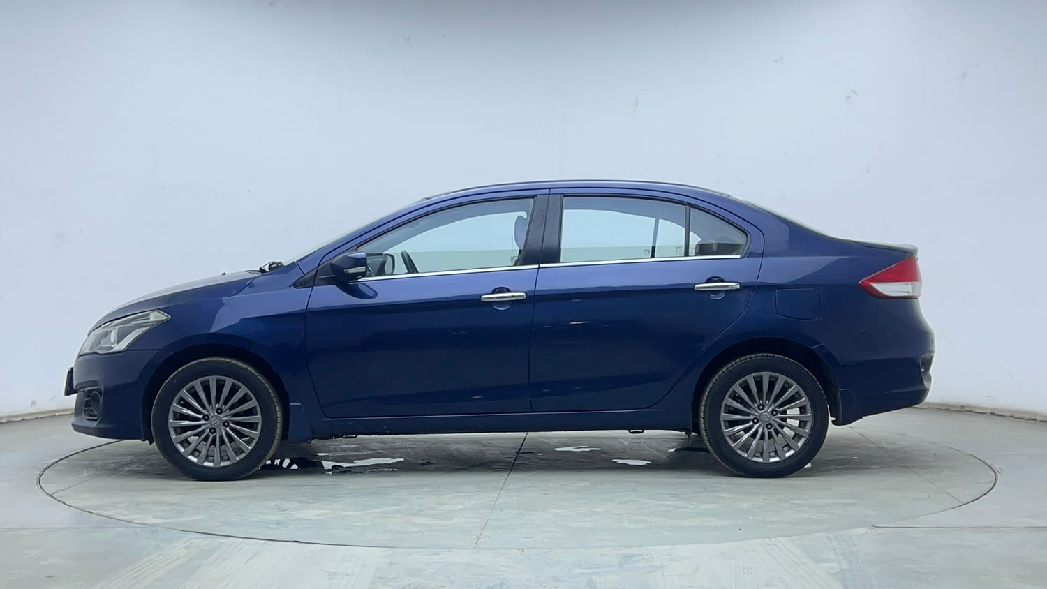 Used 2017 Maruti Suzuki Ciaz Alpha 1.4 AT Petrol Automatic exterior LEFT SIDE VIEW