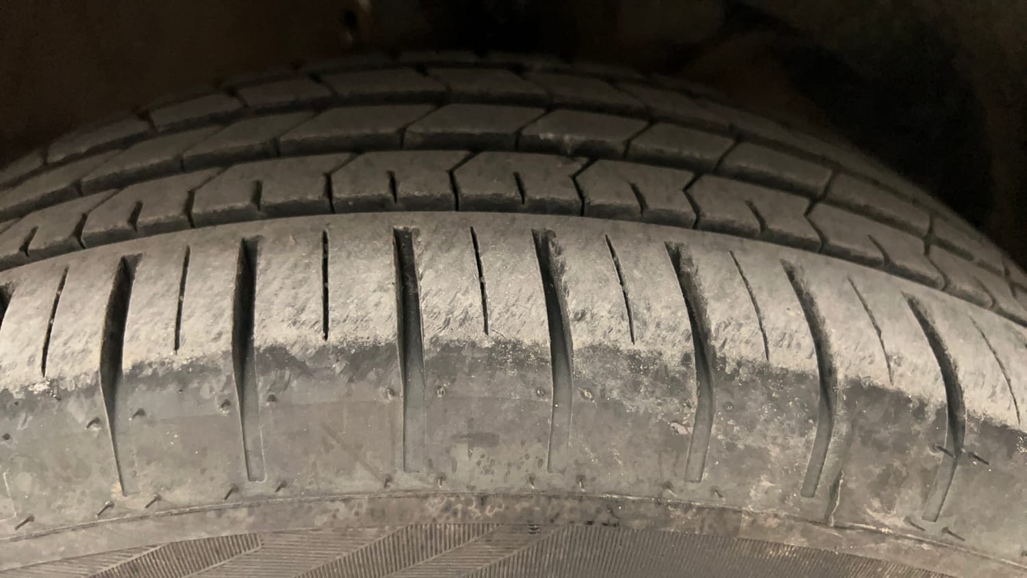 Used 2020 Maruti Suzuki Baleno Zeta Petrol Manual tyres RIGHT FRONT TYRE TREAD VIEW
