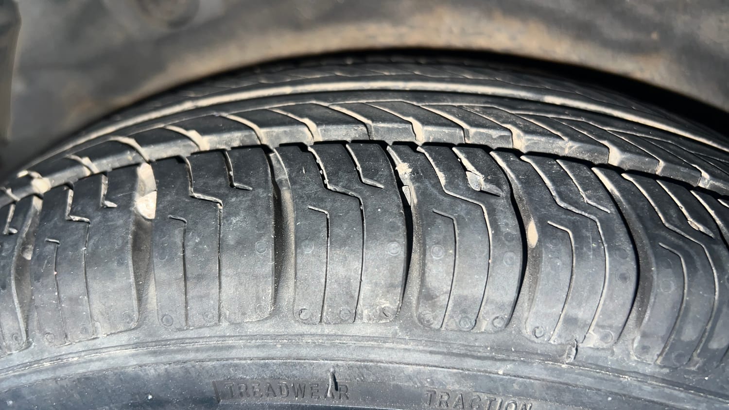 Used 2014 Hyundai i10 Sportz 1.1 iRDE2 Petrol Manual tyres RIGHT REAR TYRE TREAD VIEW