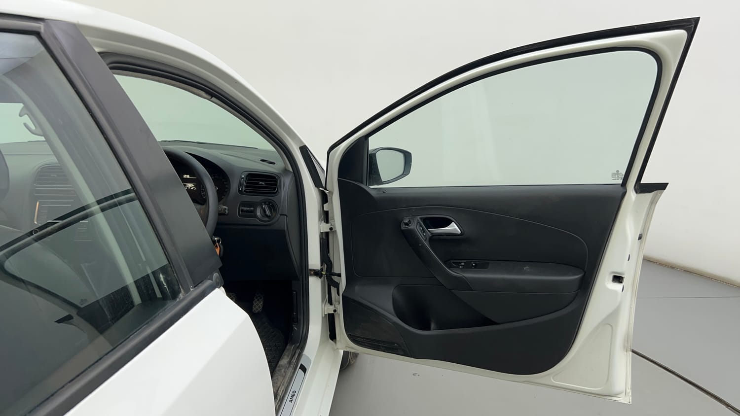 Used 2019 Volkswagen Ameo Comfortline 1.0L (P) Petrol Manual interior RIGHT FRONT DOOR OPEN VIEW