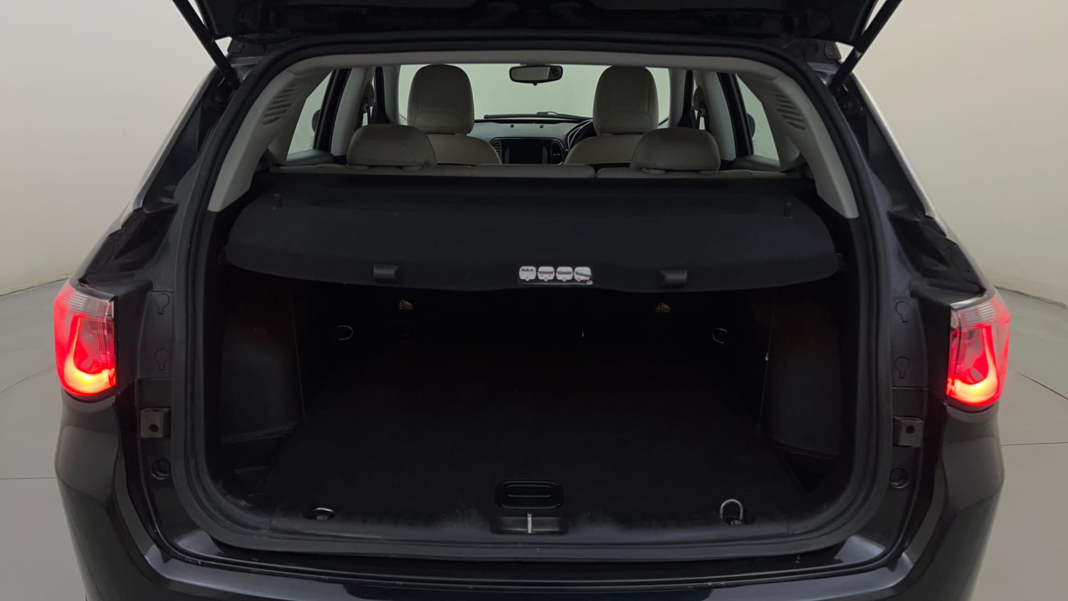 Used 2018 Jeep Compass Limited 1.4 Petrol AT Petrol Automatic interior DICKY INSIDE VIEW