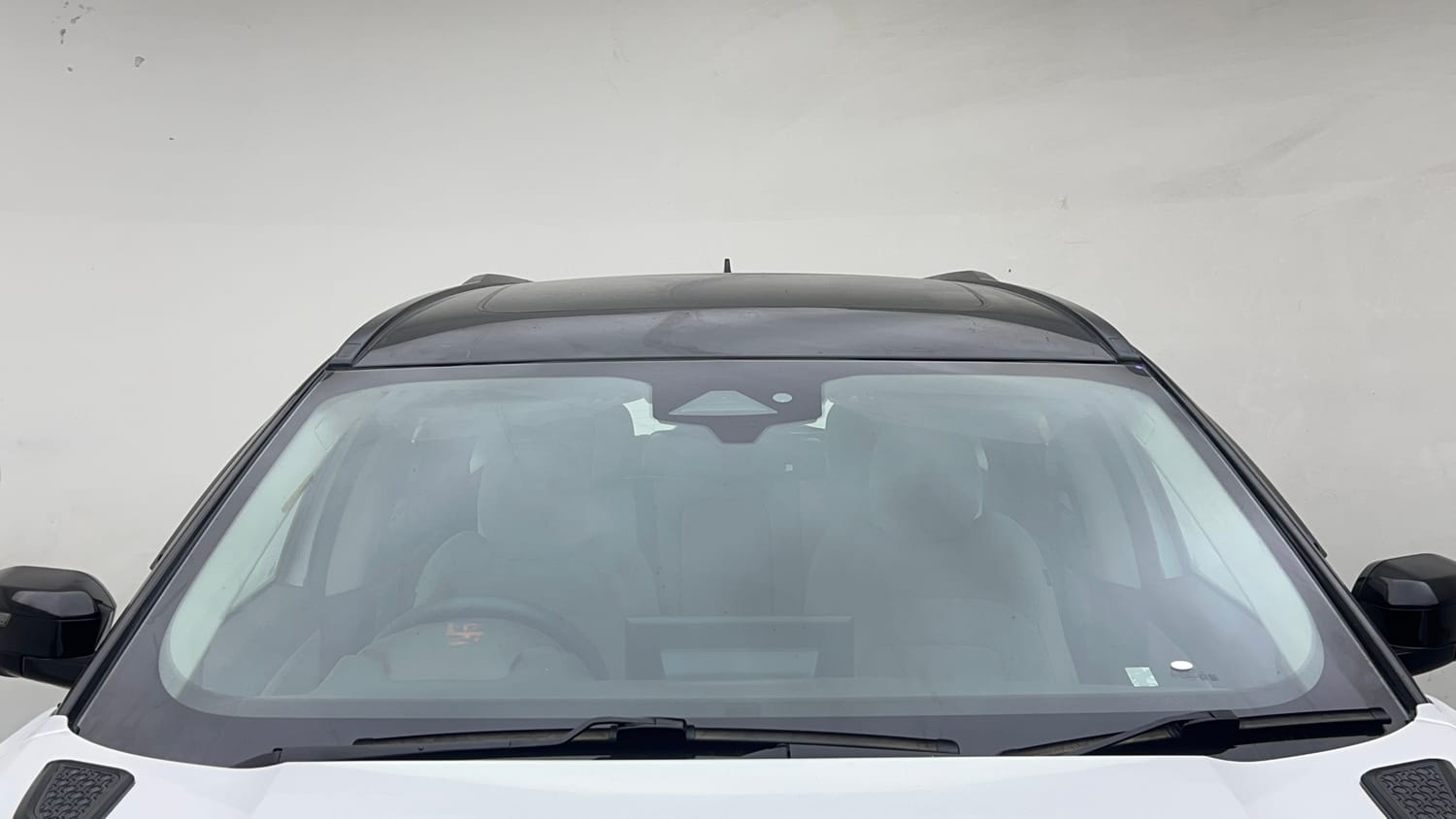 Used 2026 Tata Safari Accomplished X Automatic Petrol Automatic exterior FRONT WINDSHIELD VIEW