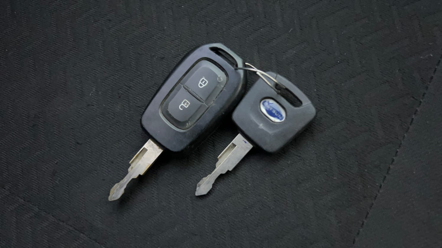Used 2016 Datsun Redi-GO Sport Petrol Manual extra CAR KEY VIEW