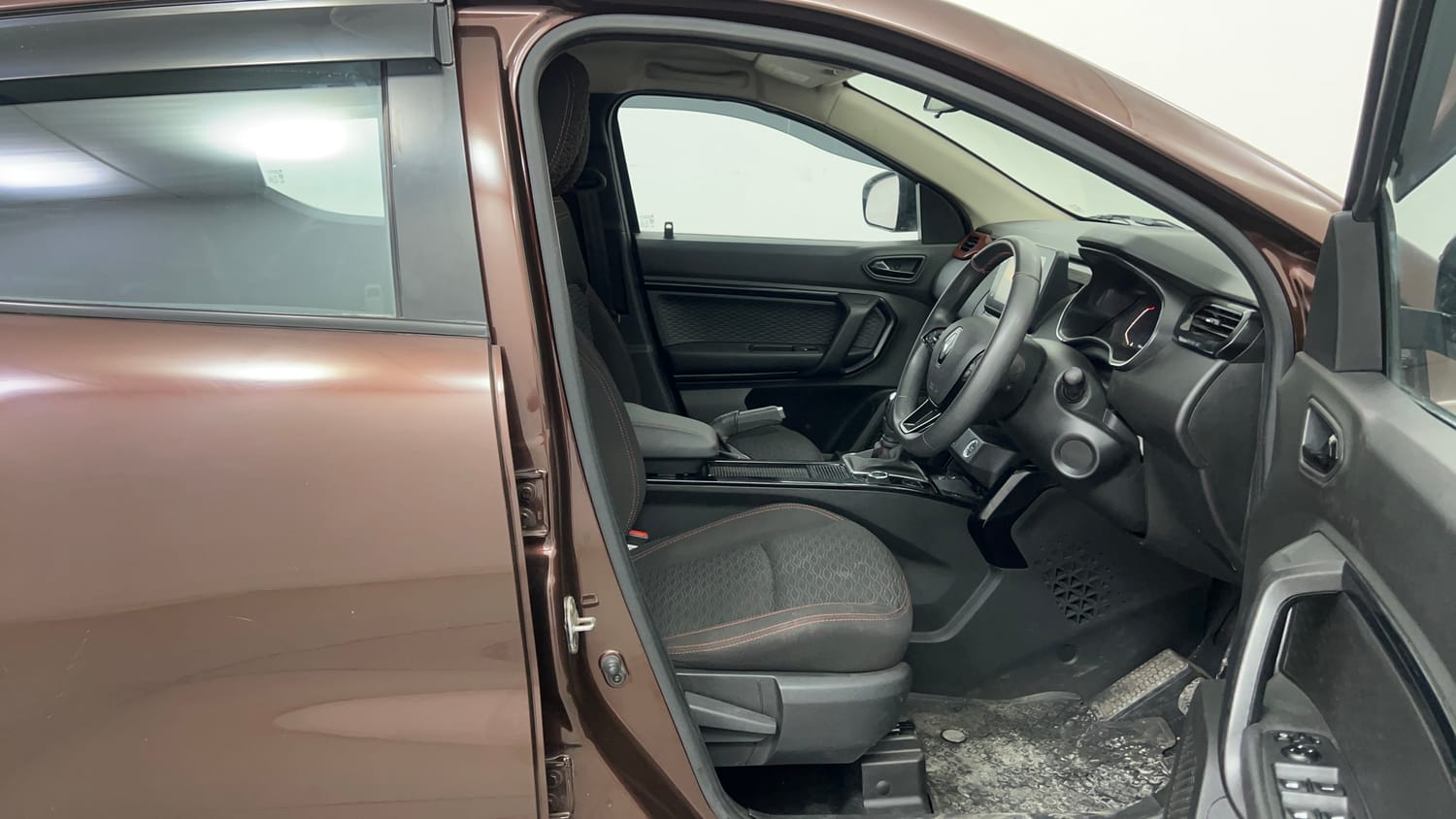 Used 2022 Renault Kiger RXZ AMT Petrol Automatic interior RIGHT SIDE FRONT DOOR CABIN VIEW