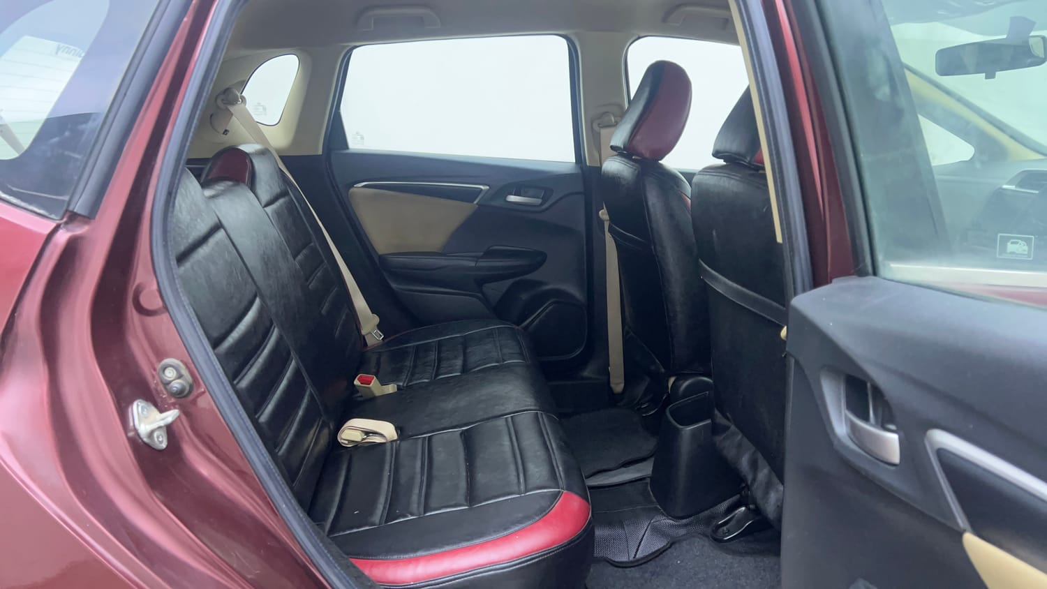 Used 2018 Honda Jazz V Petrol Petrol Manual interior RIGHT SIDE REAR DOOR CABIN VIEW