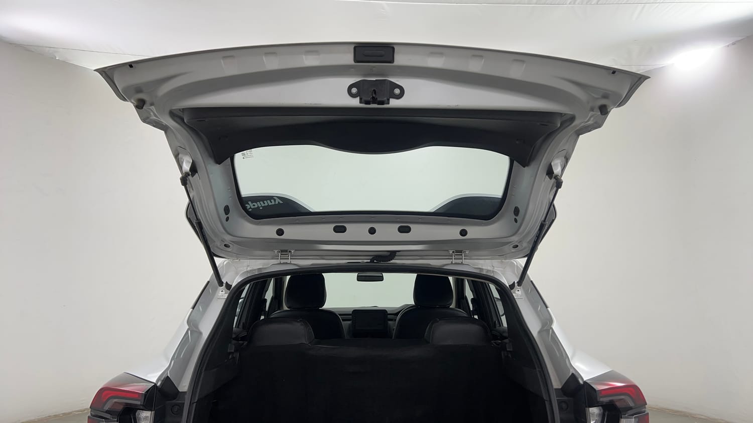 Used 2023 Renault Kiger RXE MT Petrol Manual interior DICKY DOOR OPEN VIEW
