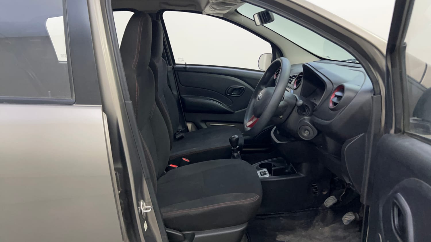 Used 2016 Datsun Redi-GO Sport Petrol Manual interior RIGHT SIDE FRONT DOOR CABIN VIEW
