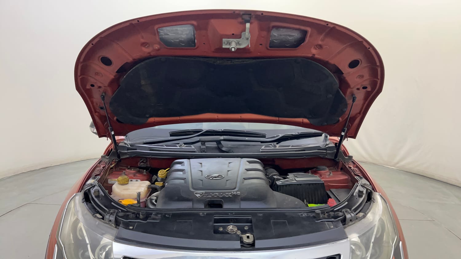 Used 2015 Mahindra XUV500 W10 Diesel Manual engine ENGINE & BONNET OPEN FRONT VIEW