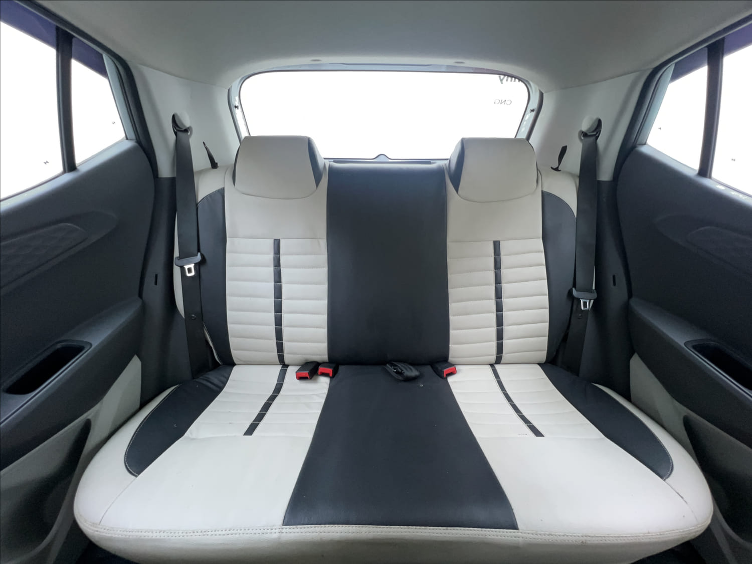 Used 2017 Maruti Suzuki Ertiga VXI CNG Cng Manual interior REAR SEAT CONDITION VIEW