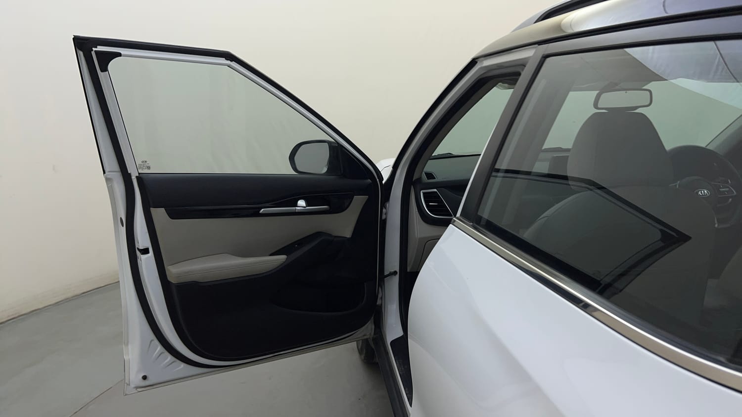 Used 2020 Kia Seltos HTX IVT 1.5 Dual Tone Petrol Automatic interior LEFT FRONT DOOR OPEN VIEW