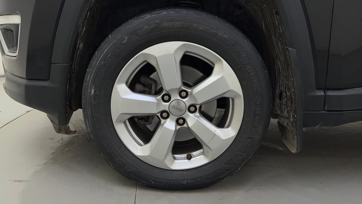 Used 2018 Jeep Compass Limited 1.4 Petrol AT Petrol Automatic tyres LEFT FRONT TYRE RIM VIEW