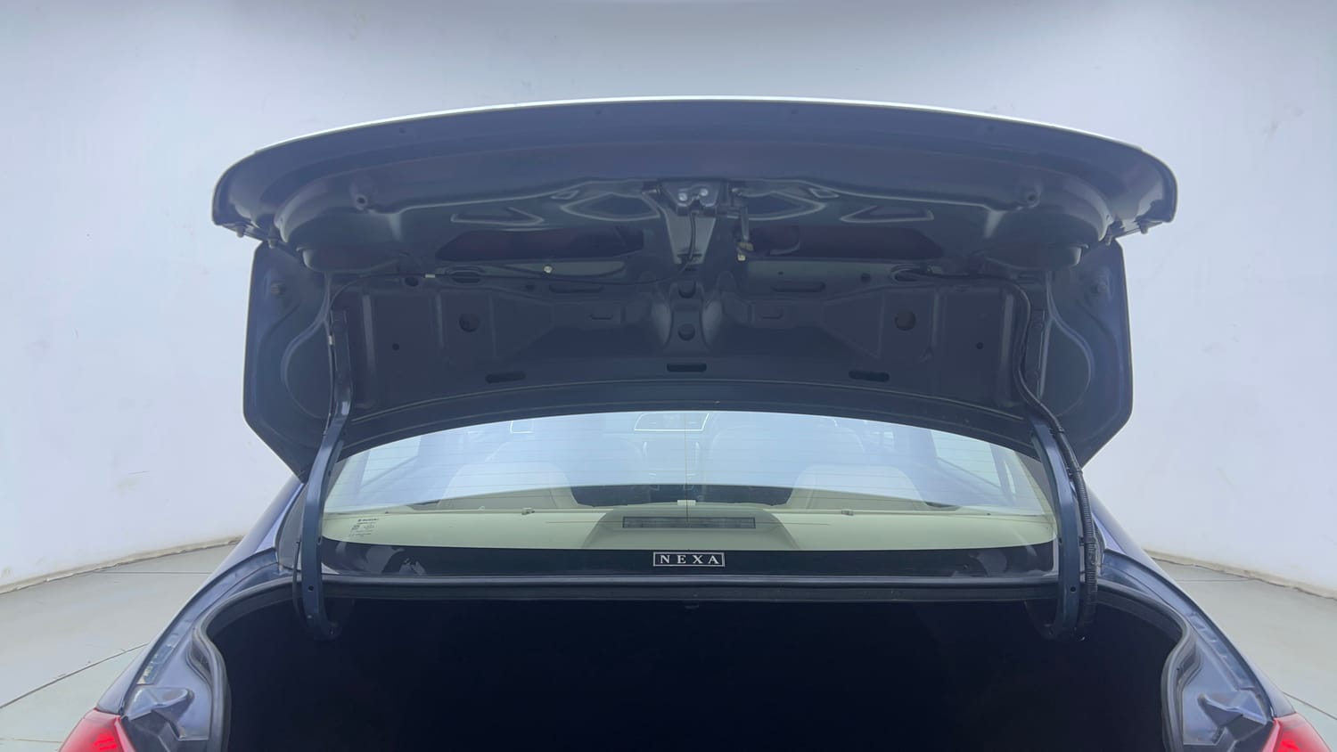 Used 2017 Maruti Suzuki Ciaz Alpha 1.4 AT Petrol Automatic interior DICKY DOOR OPEN VIEW