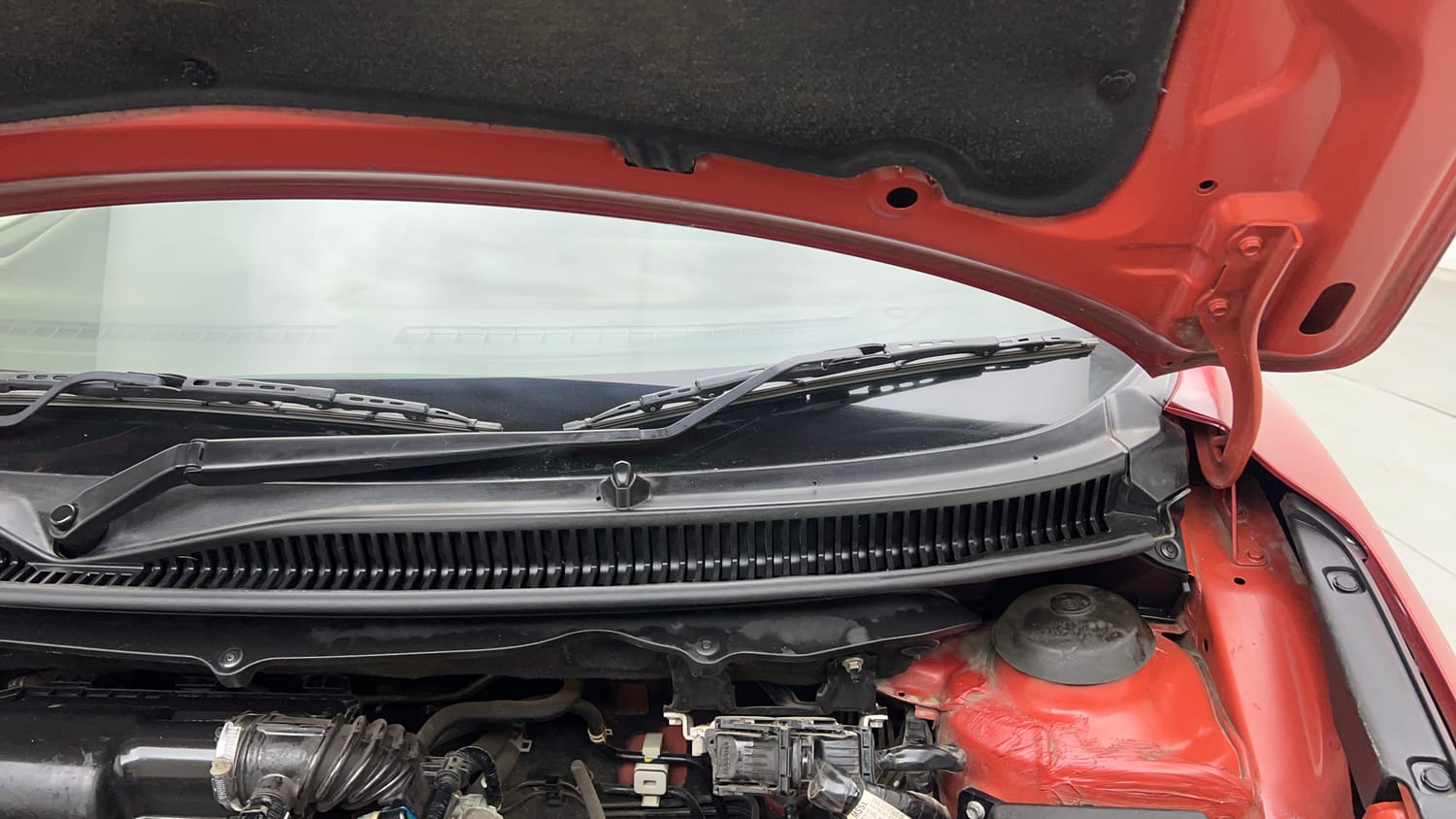 Used 2021 Toyota Glanza G CVT Petrol Automatic engine ENGINE LEFT SIDE HINGE & APRON VIEW
