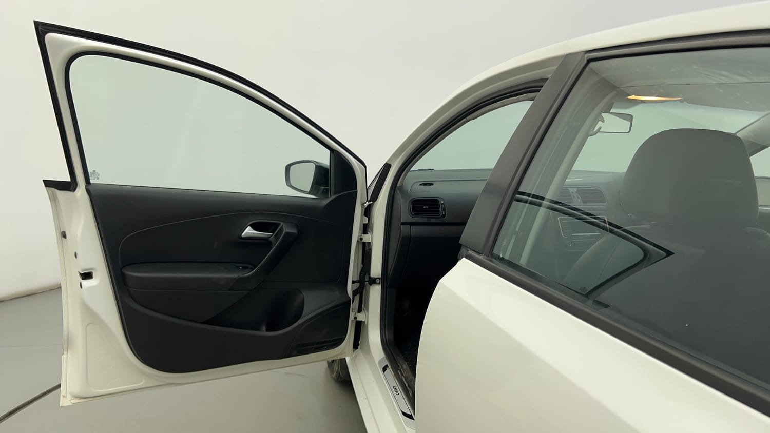 Used 2019 Volkswagen Ameo Comfortline 1.0L (P) Petrol Manual interior LEFT FRONT DOOR OPEN VIEW