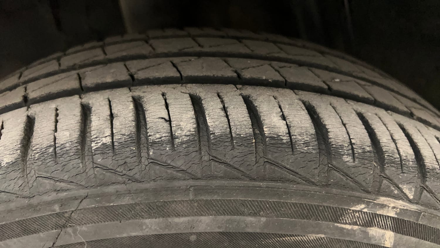 Used 2020 Renault Kwid CLIMBER 1.0 Opt Petrol Manual tyres RIGHT REAR TYRE TREAD VIEW
