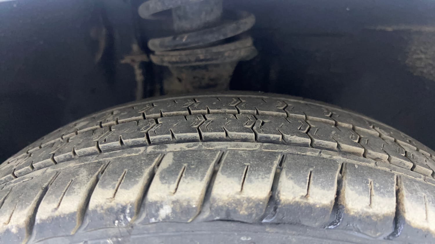Used 2017 Maruti Suzuki Alto 800 LXi Petrol Manual tyres RIGHT FRONT TYRE TREAD VIEW