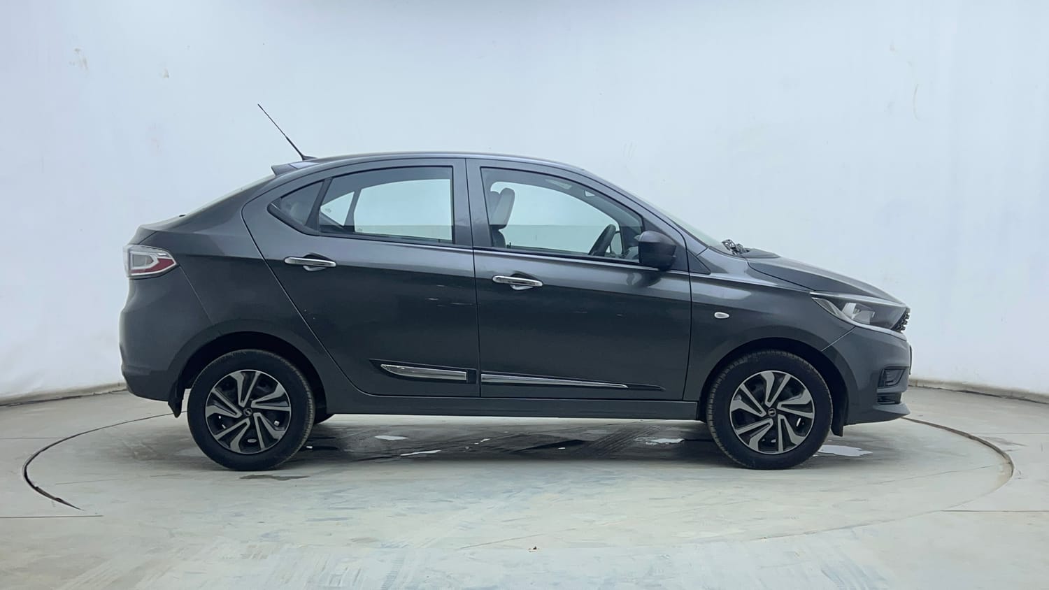 Used 2022 Tata Tigor XMA Petrol Automatic exterior RIGHT SIDE VIEW