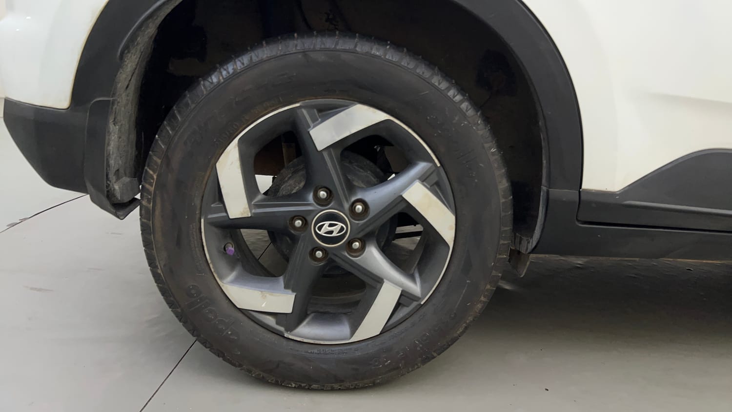 Used 2020 Hyundai Venue SX 1.0 Turbo Petrol Manual tyres RIGHT REAR TYRE RIM VIEW