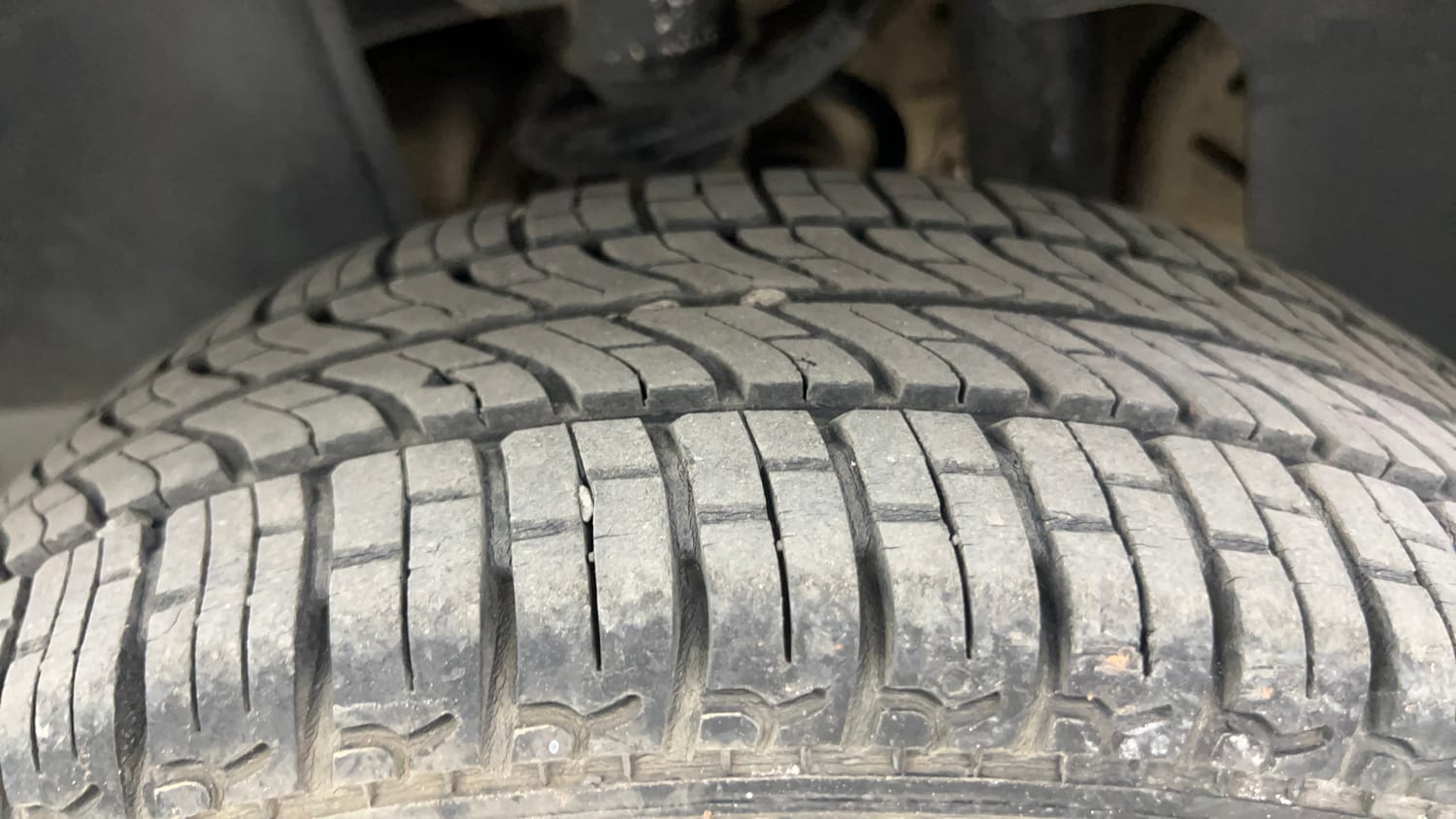 Used 2015 Tata Nano Twist XTA Petrol Automatic tyres LEFT REAR TYRE TREAD VIEW