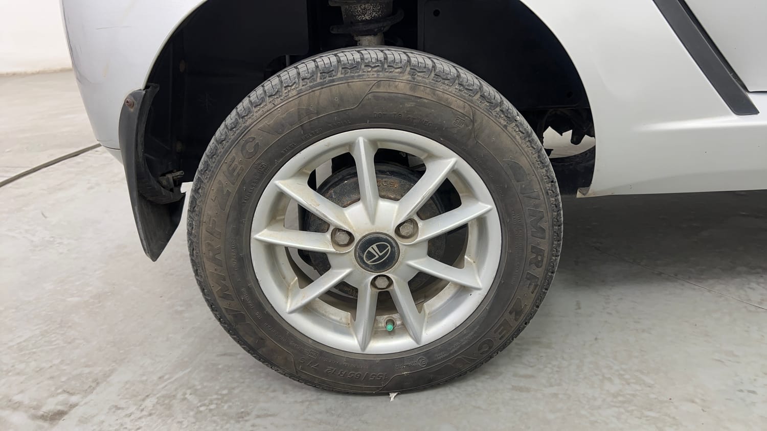 Used 2015 Tata Nano Twist XTA Petrol Automatic tyres RIGHT REAR TYRE RIM VIEW