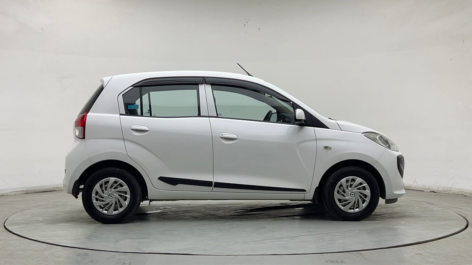 Used 2019 Hyundai Santro Magna CNG Cng Manual exterior RIGHT SIDE VIEW