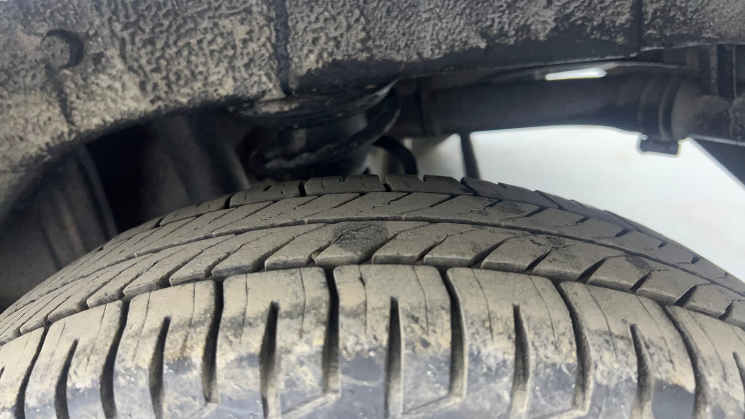 Used 2017 Maruti Suzuki Alto 800 LXi Petrol Manual tyres LEFT REAR TYRE TREAD VIEW