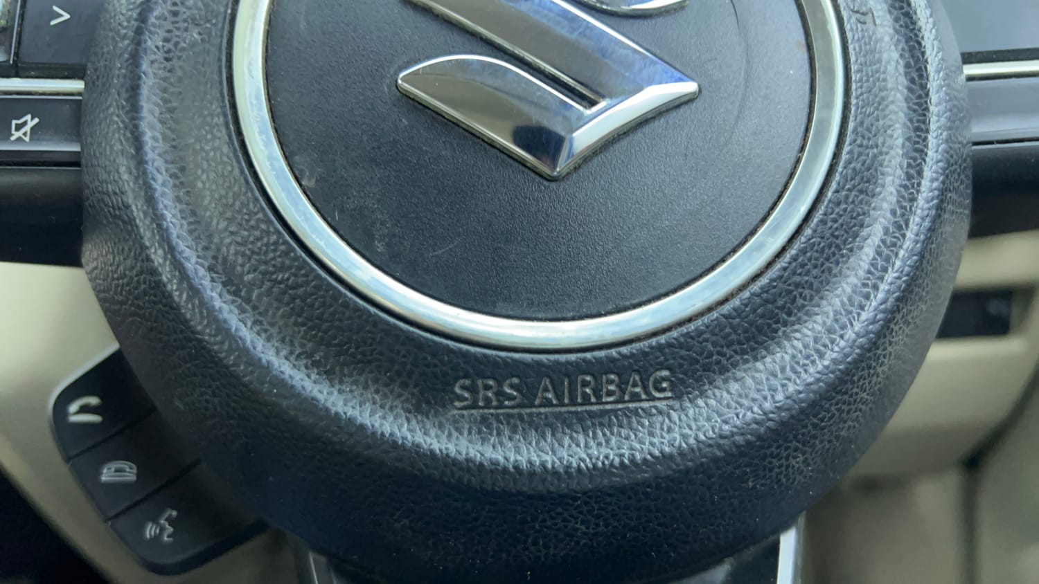 Used 2017 Maruti Suzuki Dzire ZXi Plus AMT Petrol Automatic top_features Airbags