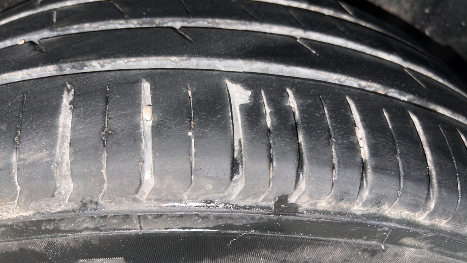 Used 2017 Maruti Suzuki Ertiga ZXI+ Petrol Manual tyres LEFT REAR TYRE TREAD VIEW