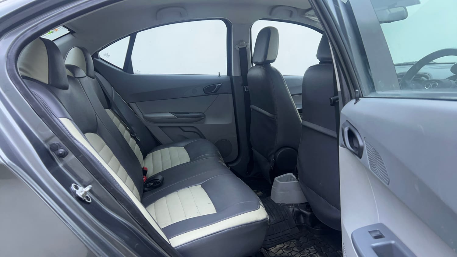 Used 2022 Tata Tigor XMA Petrol Automatic interior RIGHT SIDE REAR DOOR CABIN VIEW