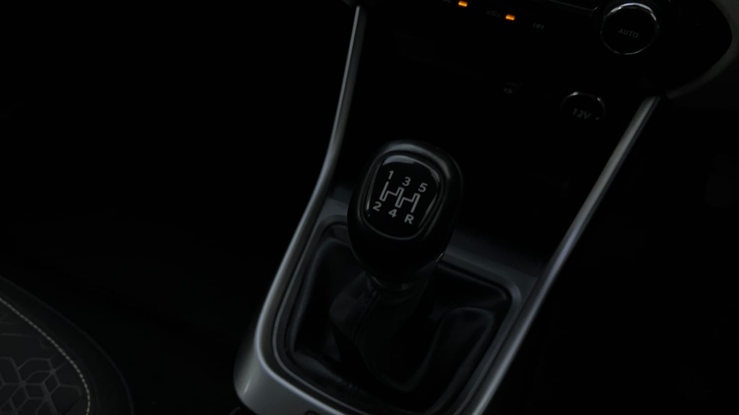 Used 2023 Tata Altroz XZ Diesel Diesel Manual interior GEAR  KNOB VIEW